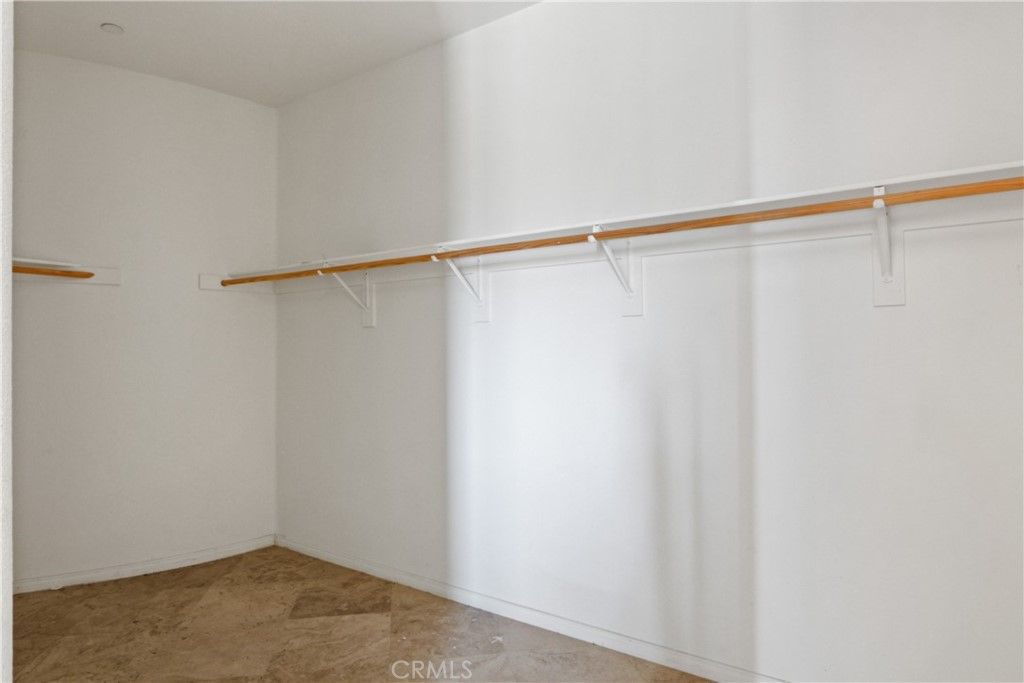 listing image 130723970612594311458