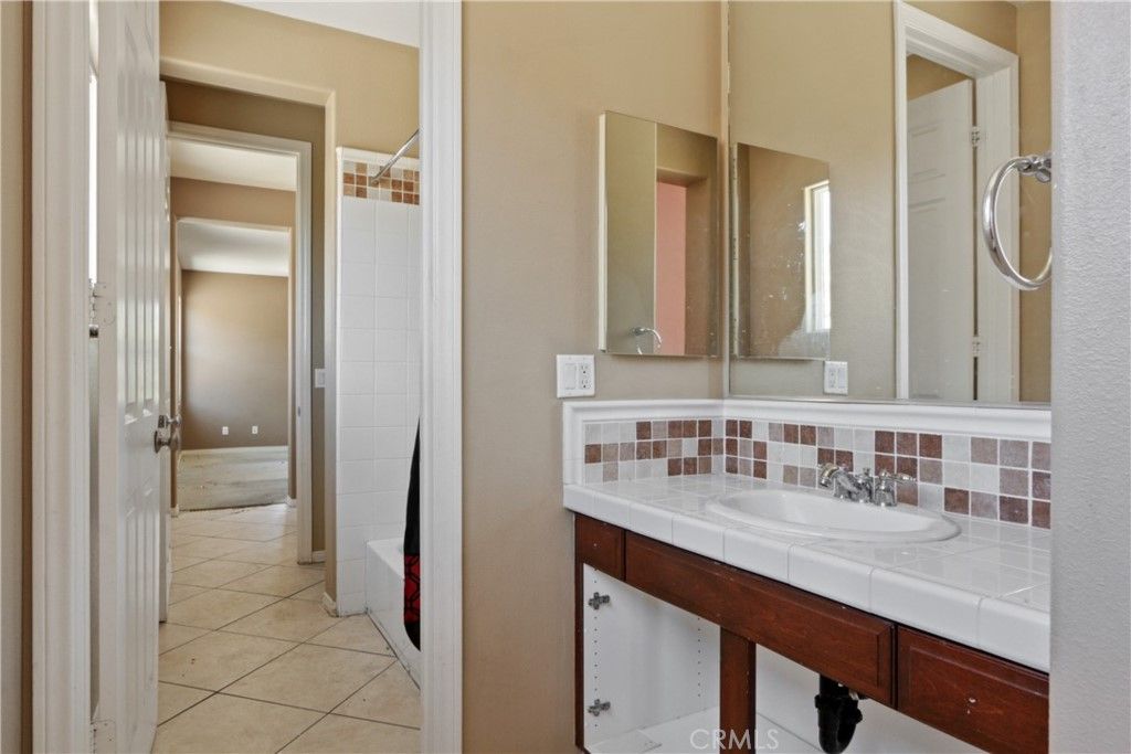 listing image 130727240749824672865