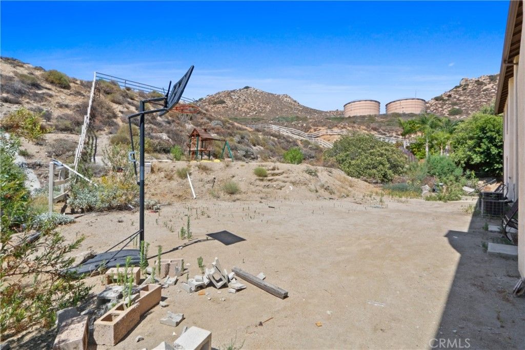 listing image 130729542062869358418