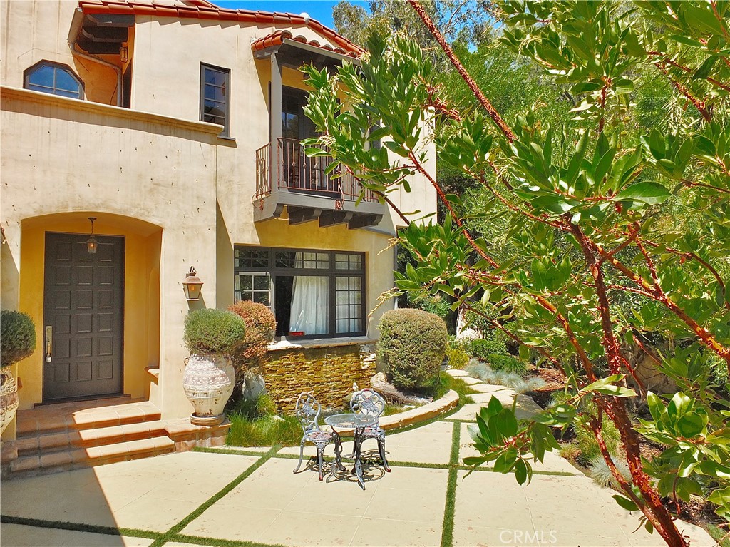 View Los Angeles, CA 90046 house