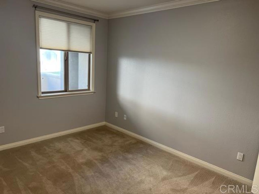 listing image 130720372123078392436