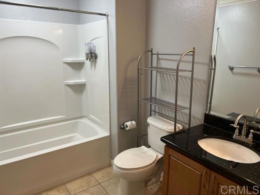 listing image 130724378803426122853