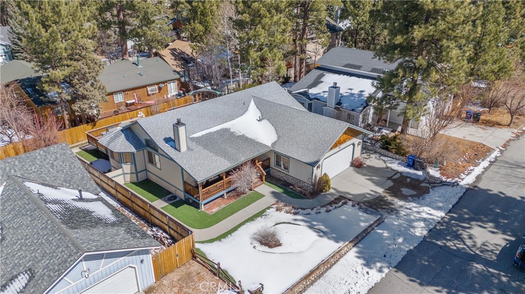 537 E Fairway Blvd