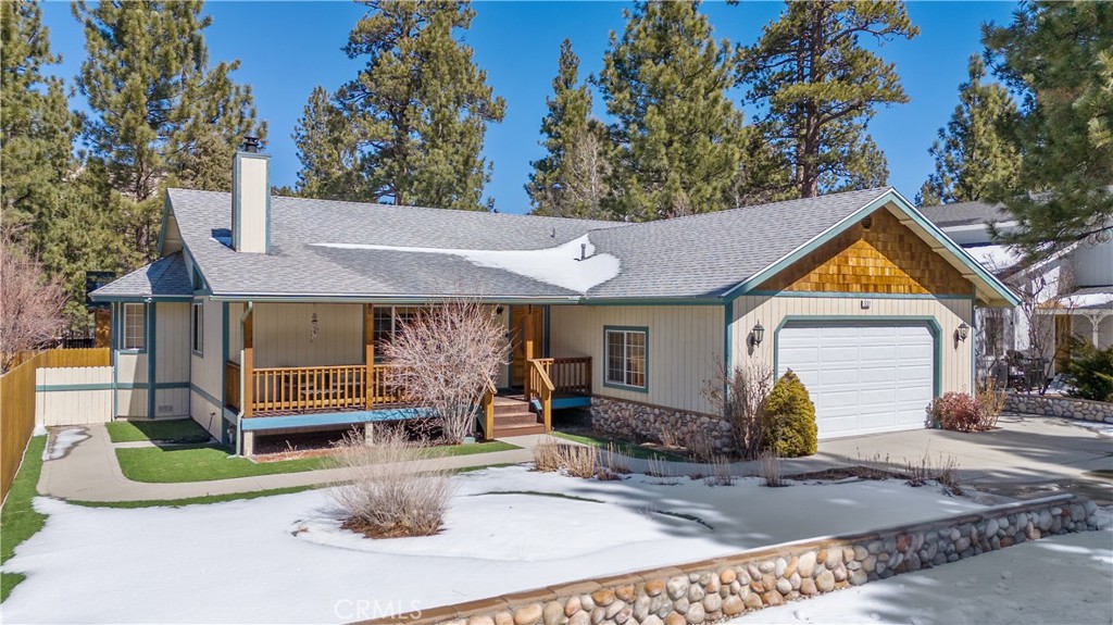 537 E Fairway Blvd
