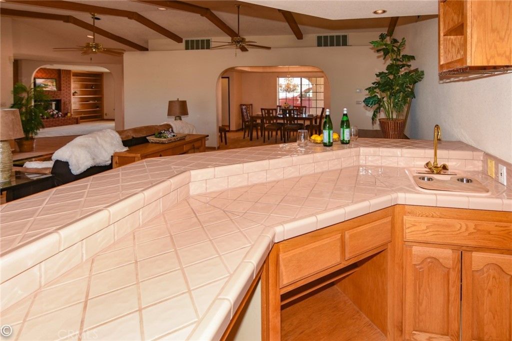 listing image 130729246626693540150