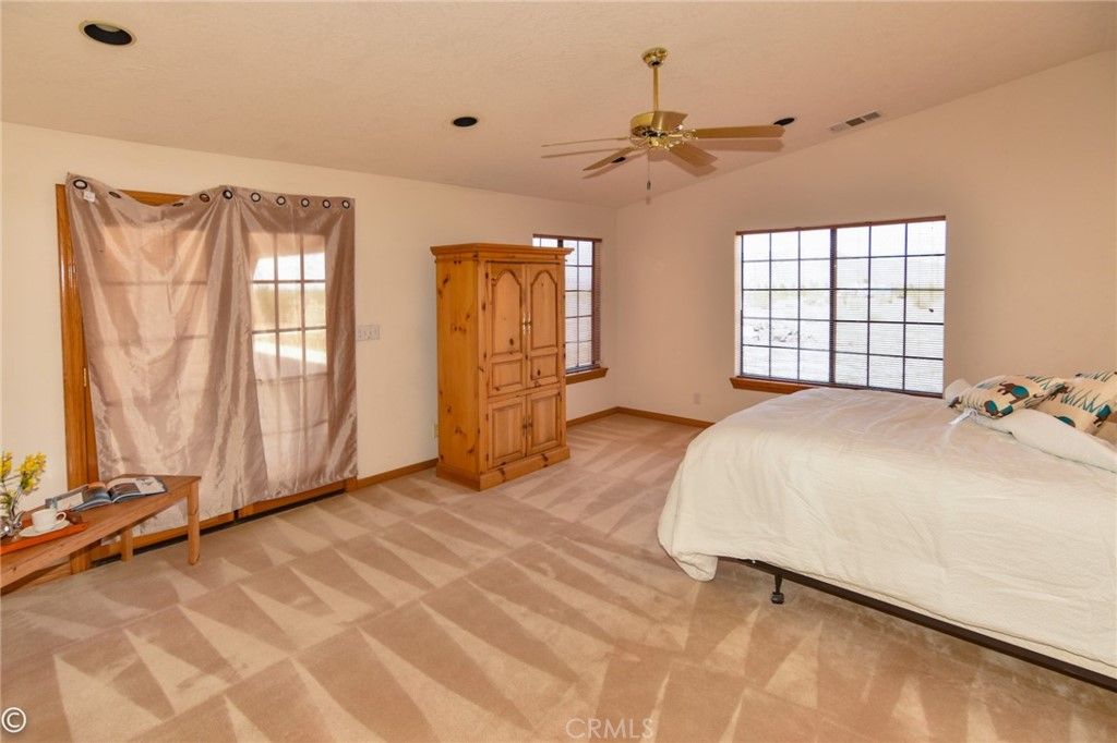 listing image 130728321992625256303