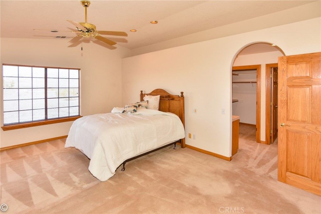 listing image 130723592525887587118