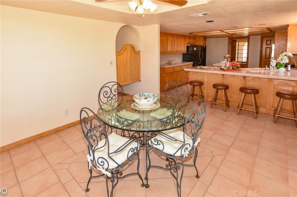 listing image 130722347266103820172