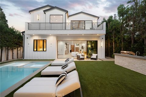 A home in Studio City