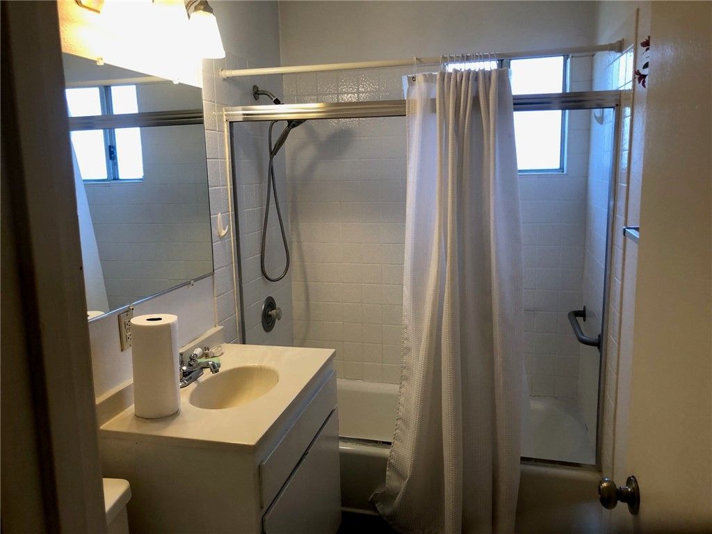 listing image 130728558755269617881