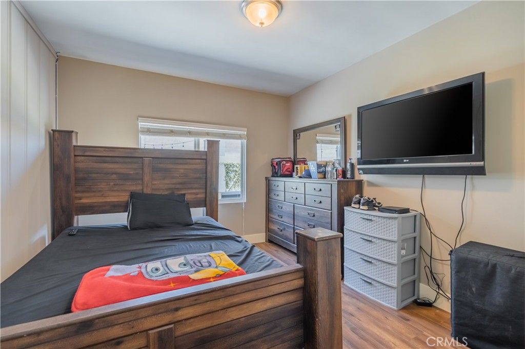 listing image 130720381753400707459