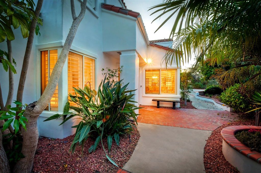 listing image 130722782596996095237