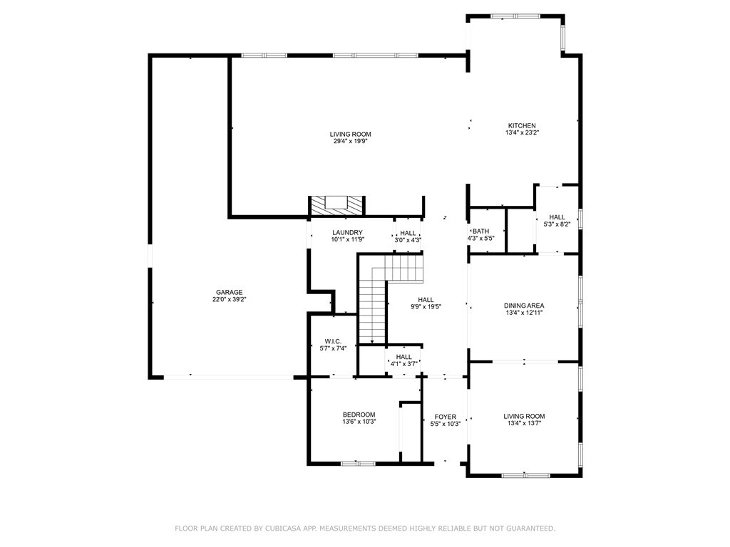 Main image without alt text