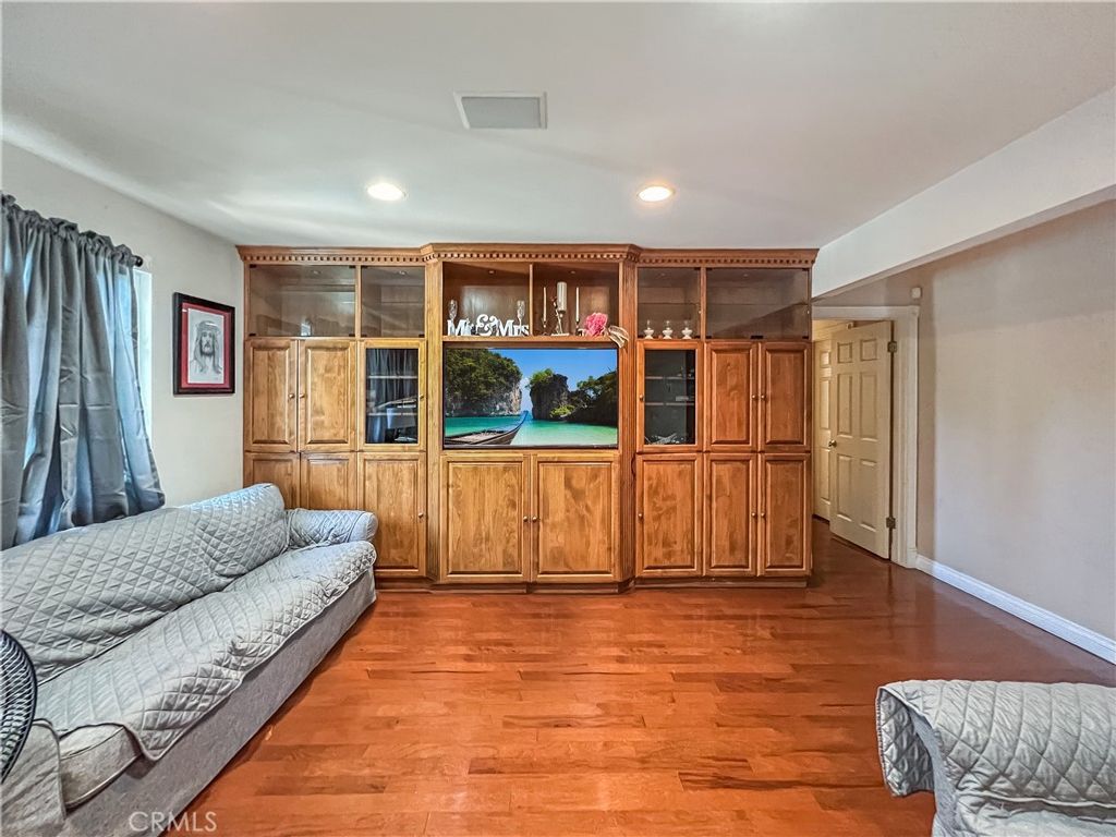 listing image 130728414589203206419