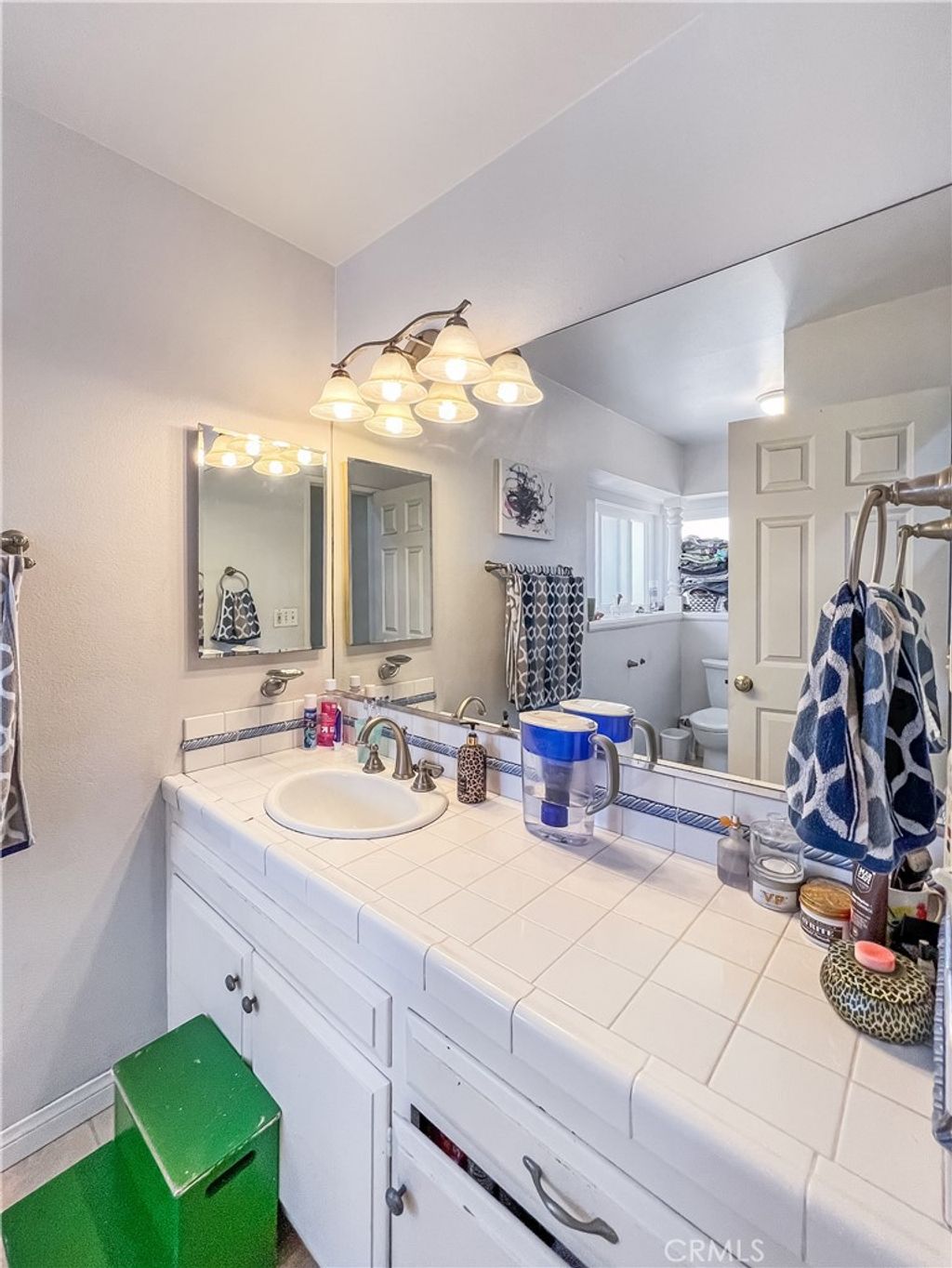 listing image 130727347492528645762