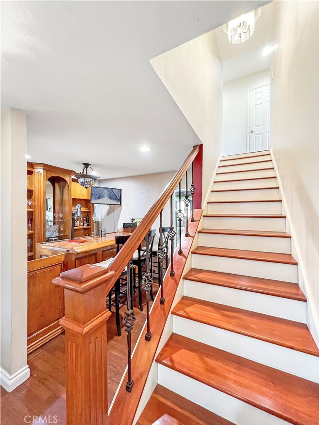 listing image 130720280183138352714