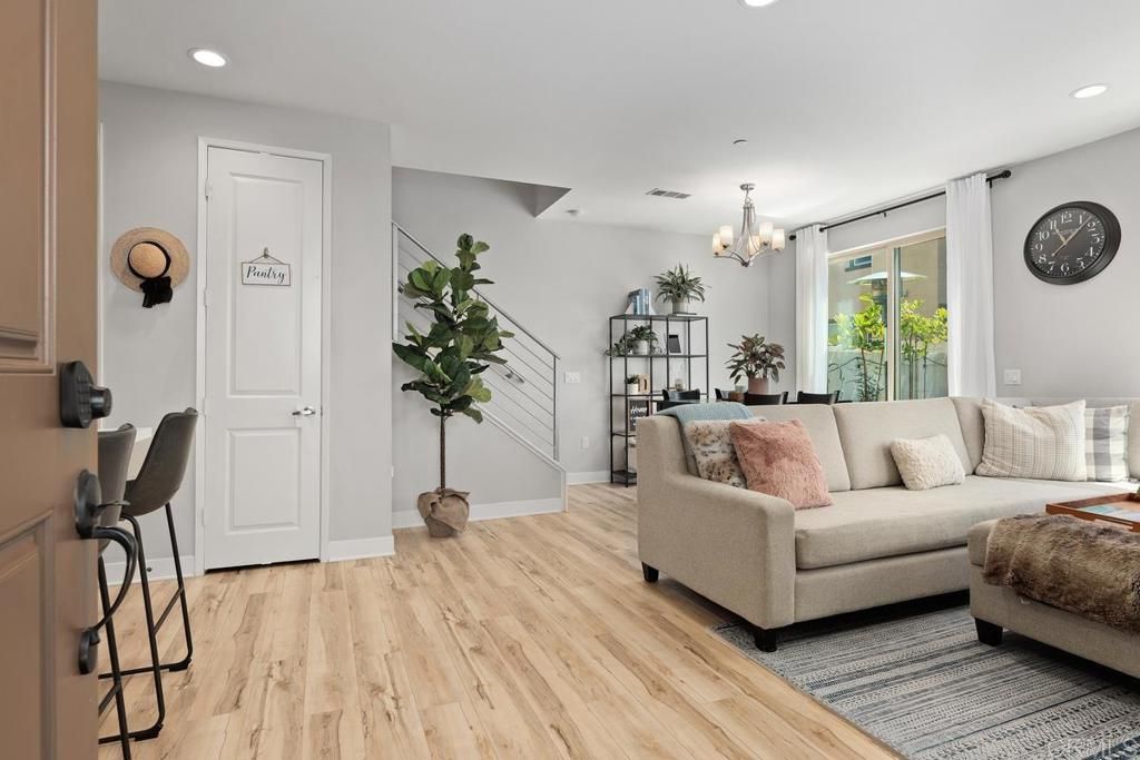 listing image 130720460044675561684