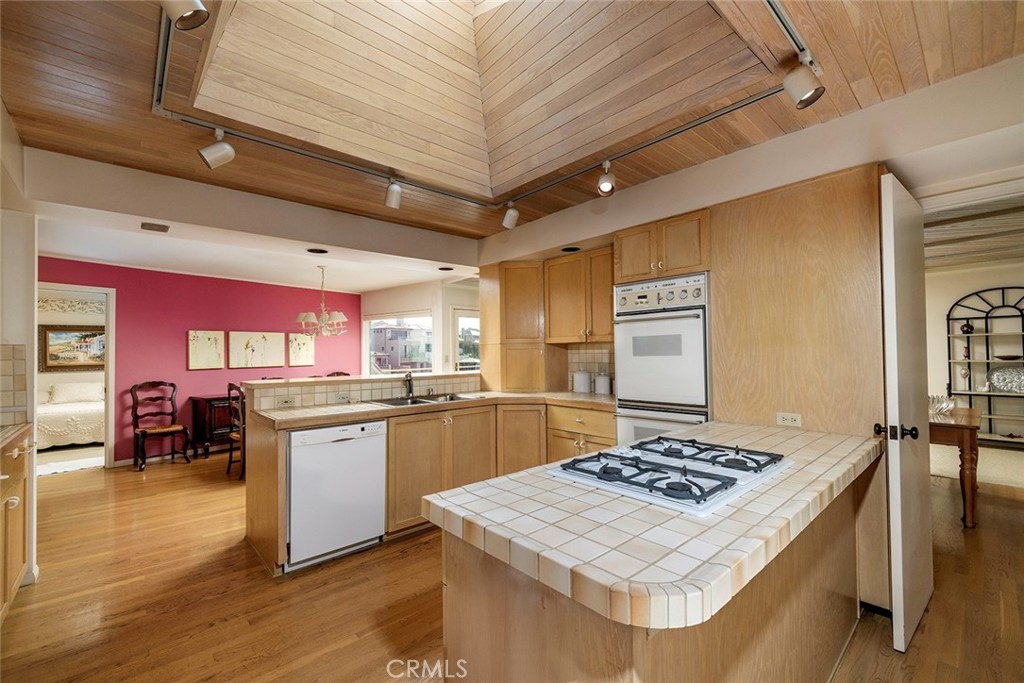 Emerald Bay (EB) - Residential