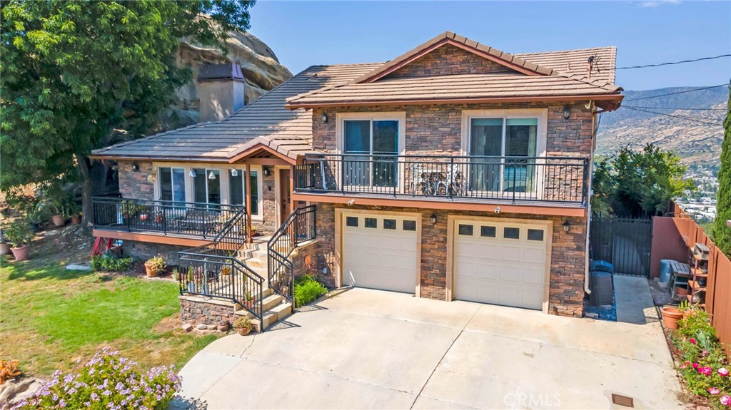 956 Crown Hill Drive