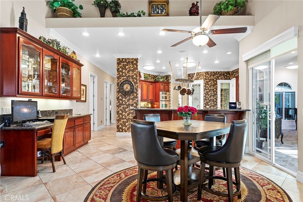 listing image 130727512754459835752