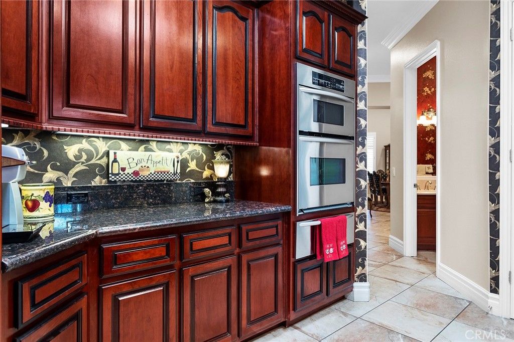 listing image 130726747099281905925