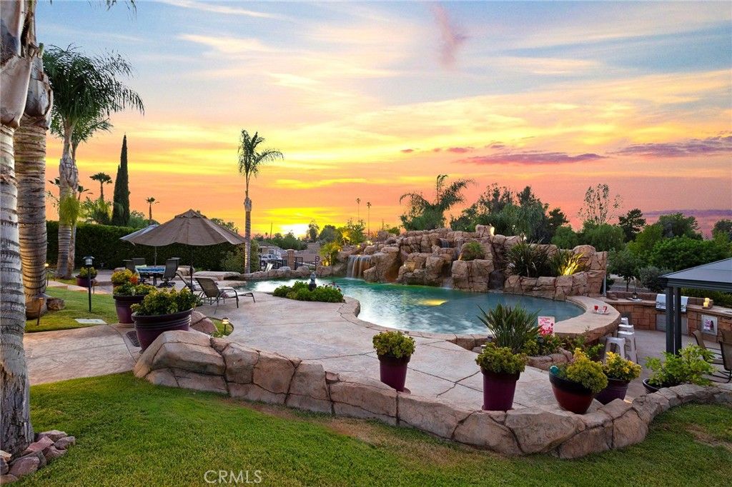 listing image 130725381167029716451