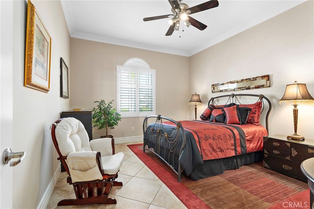 listing image 130723208337809256022
