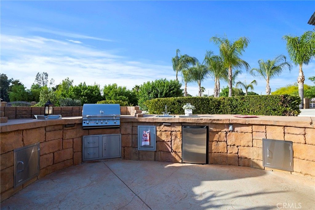 listing image 130725738352523093630