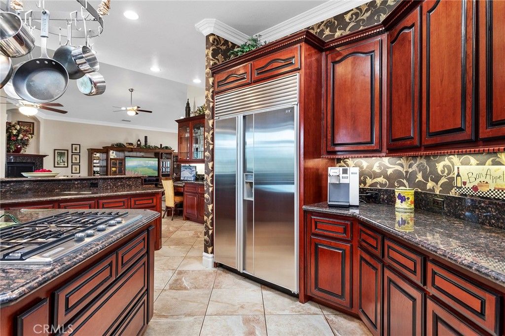 listing image 130728160841264025129