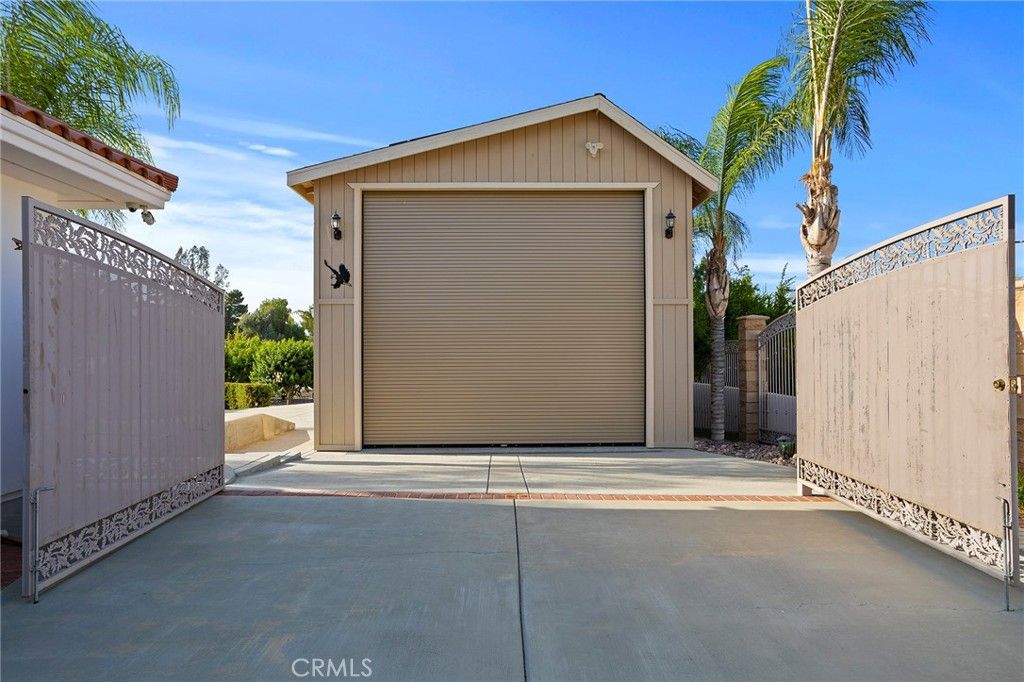 listing image 130724401272417494841