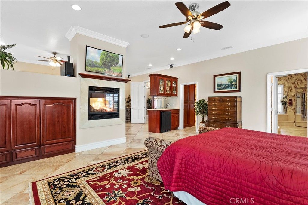 listing image 130722129439054196231