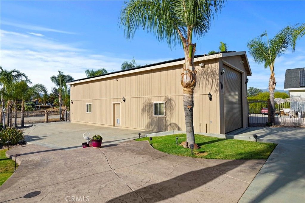 listing image 130724443430354126006