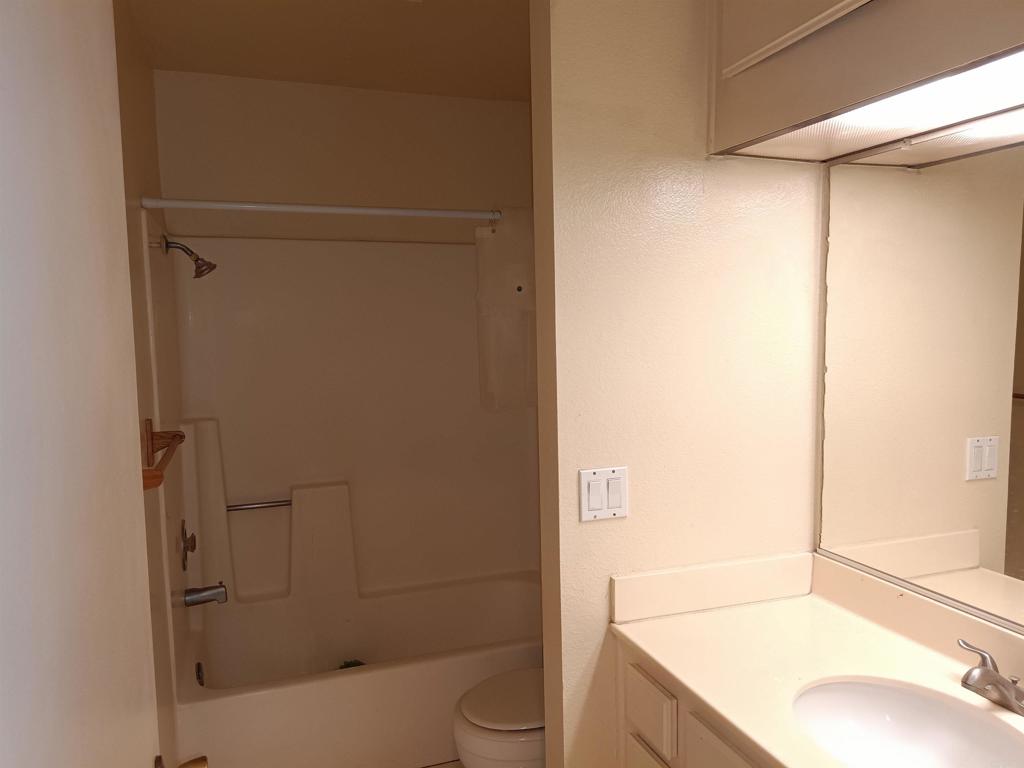 Photo 17 of 18 of 879 W San Ysidro Boulevard 5 townhome