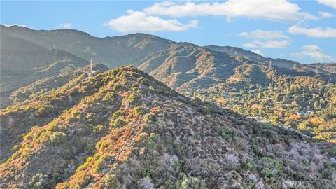 A home in La Crescenta