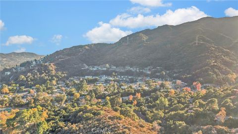 A home in La Crescenta