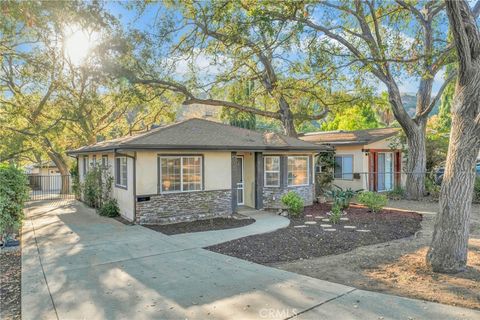 A home in La Crescenta