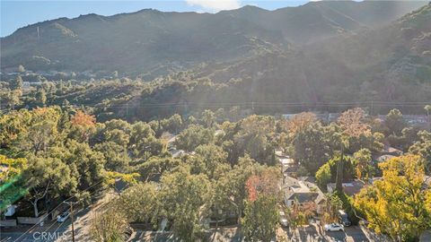 A home in La Crescenta