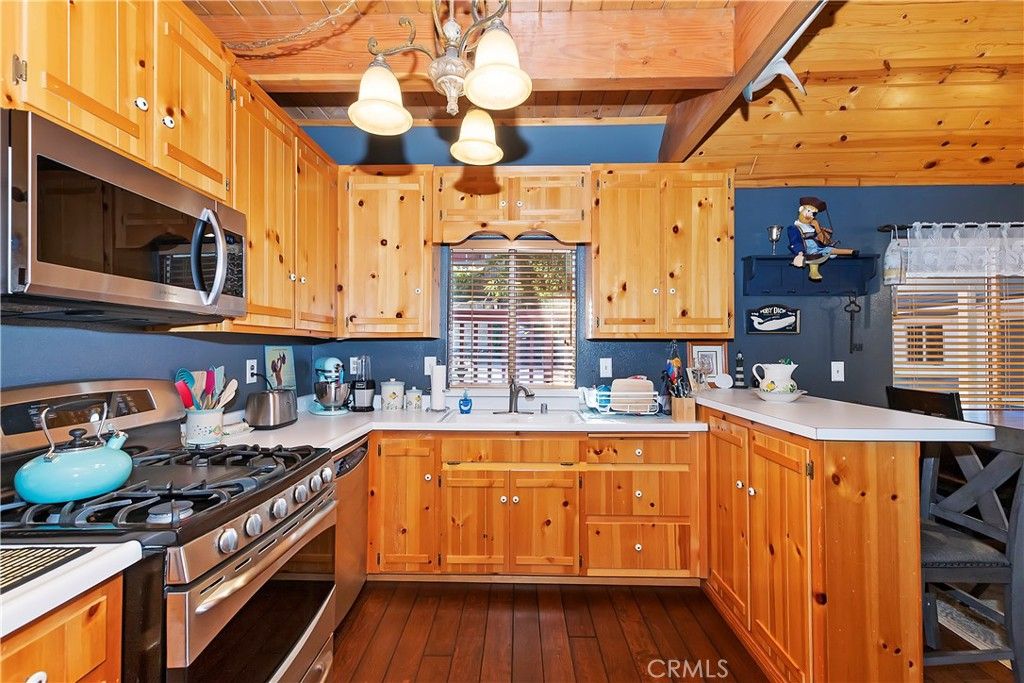 listing image 130720787091708880693