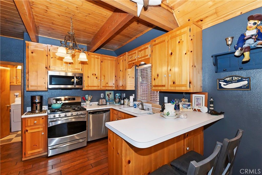 listing image 130723077976824520370