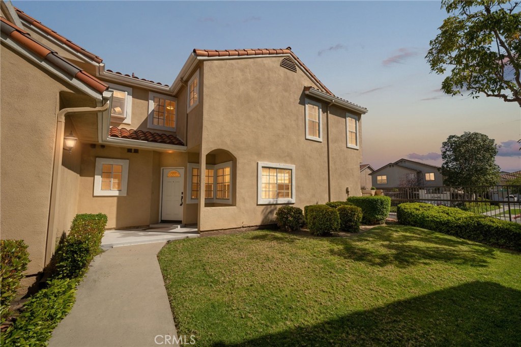 View Tustin, CA 92782 townhome
