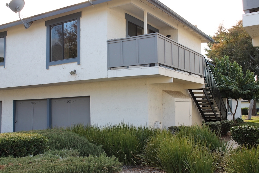 Updated 3-bedroom End-Unit in the CARLSBAD SCHOOL DISTRICT. HOA Dues Include Water & Garbage / New carpet in Living Room + All Bedrooms / Refinished cabinets in kitchen and baths / New Interior Paint / Move-in-ready / Spacious Living Room includes Fireplace. 1-Car garage + 1 space. Community laundry conveniently located on ground level to the right of the stairs. Playground, tennis courts, and pool. Centrally located - Close to shopping, restaurants & Freeway. Short distance to Calavera Hills Elementary and Calavera Hills Middle School (in the Carlsbad Unified School District) - Check out the great school ratings. Short drive to beach and Carlsbad Mall.. Neighborhoods: OCEANSIDE Complex Features: ,,,, Equipment: Range/Oven Other Fees: 0 Sewer: Sewer Connected, Public Sewer Topography: LL