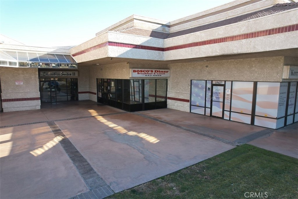 Business Opportunity - Turn key Restaurant for sale. Purchase price includes FF&E and POS system. Excluded items are: building/property, dish washer, soda machine and inventory. Equipped with 1 walk-in cooler and 1 walk-in freezer, hood with fire suppression system, sinks, 1 refrigerator, and furniture. Located in multi-tenant condo Park Center. Building size/Lot size 1534 sf. Year built 1983. Great location. Close to Kaiser Medical Clinic, Shopping, Gas Stations, Fast food restaurants, Professional Offices, and easy access to freeway I-15. NOTE: BUSINESS OPPORTUNITY TO BE PURCHASED TOGEHTER WITH BUILDING/PROPERTY.