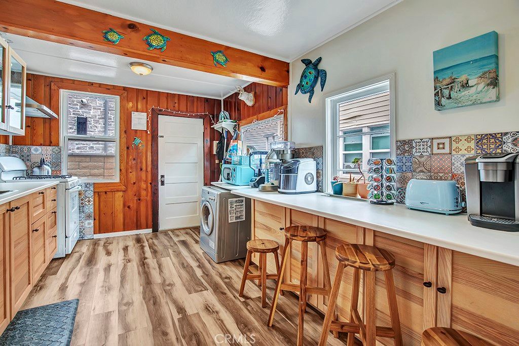 listing image 130720263764792675433