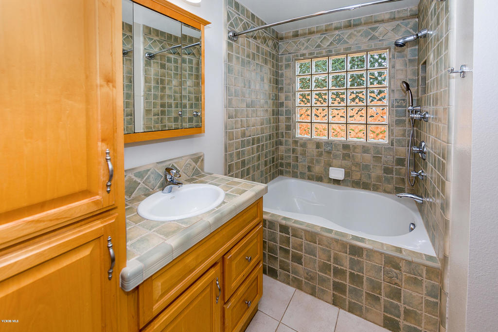 Las Posas North 3 - 421203 - Residential