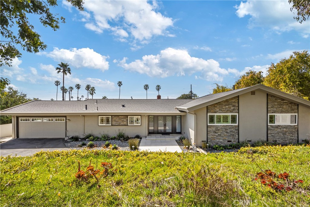 2313 W 37th Street