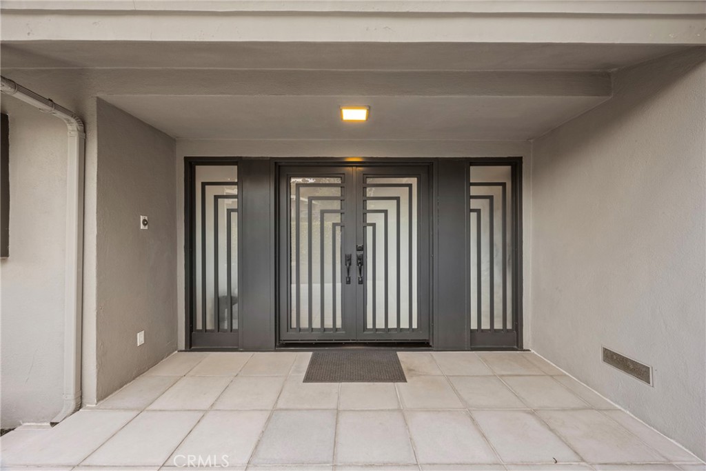2313 W 37th Street