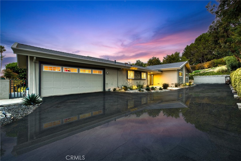 2313 W 37th Street