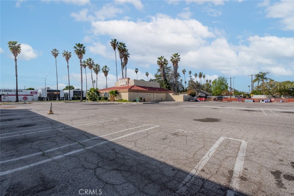 Properties 4 16955 Sherman Way