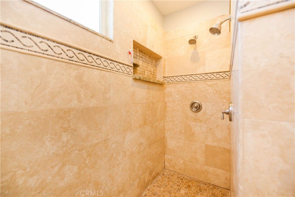 listing image 130721916215534347479