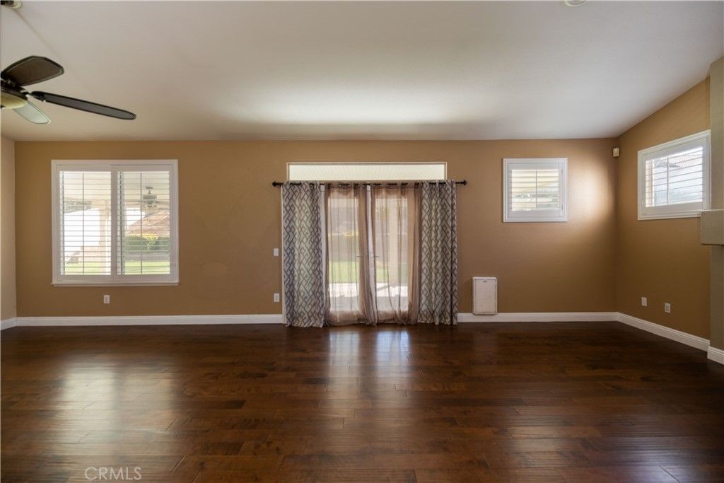 listing image 130728513696371098833